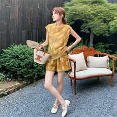新中式国风花朵刺绣上衣套装女夏季2025新款一整套直筒短裤两件套，女装套装/套裙，2C159