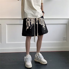 黑色