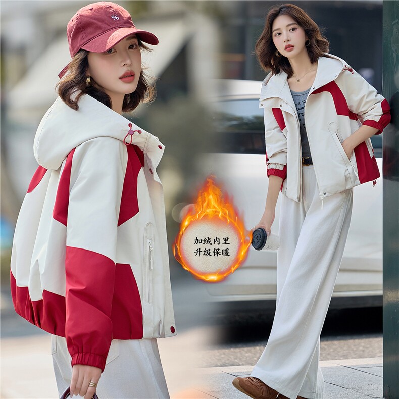 2026年冬季时尚潮流新款冲锋衣加绒外套，女装短外套，红依一坊