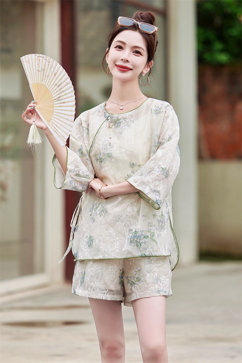 新款夏装2024年新中式女套装重工刺绣宽松防晒衣两件套,女装套装/套裙,曼娅璐