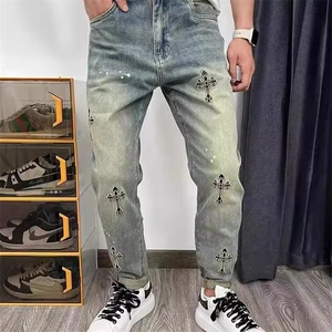 新款宽松直筒牛仔裤男士复古刺绣潮流休闲裤百搭长裤AM1107P50,男青年黑色裤子搭配什么鞋子图片
