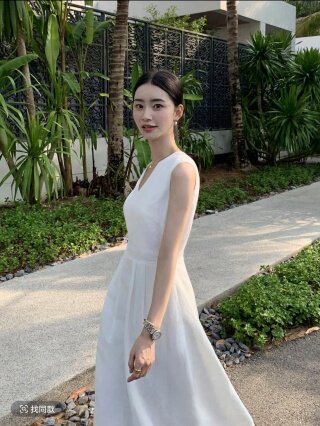 2025弥古法式V领无袖连衣裙,女装连衣裙,雪兔电商全品类