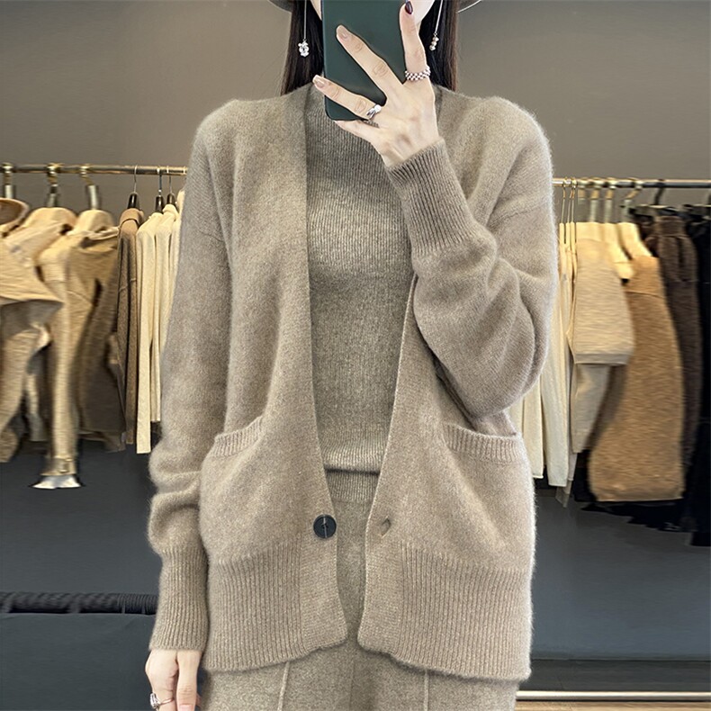 时尚女士羊毛开衫单扣设计羊毛舒适保暖优雅百搭图片