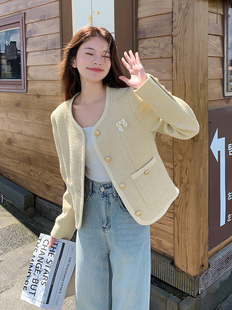 2026韩系氛围感小香风短外套女秋季新款格子V领宽松百搭通勤开衫,女装短外套,艾米莉亚