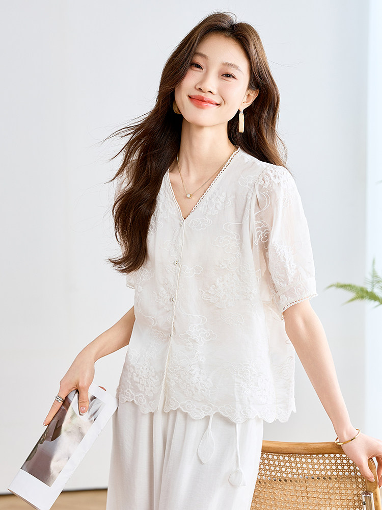 v领蕾丝刺绣衬衫女2025夏季新款七分袖短款轻薄衬衣上衣漂亮小衫,女装衬衫,3200格调