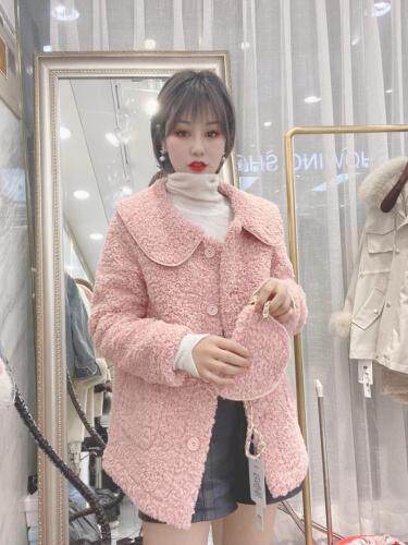 冬装新款，皮毛一体配包包。，女装，时尚名门