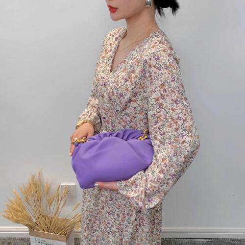 V领韩版碎花连衣裙,女装连衣裙,U·M