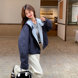 2025秋季撞色连帽风衣女图片