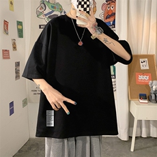 黑色