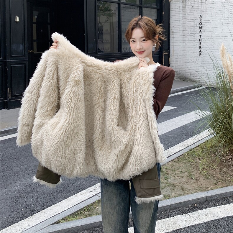 军绿色短款羊羔毛棉服女冬季双排扣毛绒翻领工装保暖棉衣皮毛一体,女装棉衣/棉服,维壹