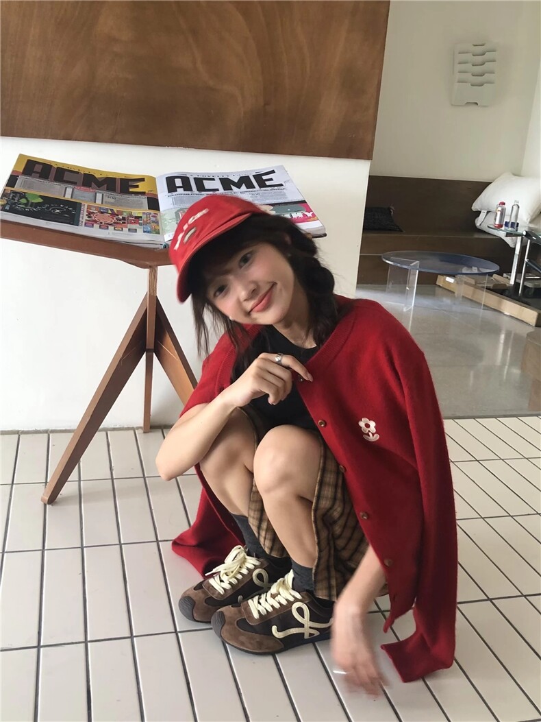 2025年秋季时尚百搭通勤简约休闲小花刺绣开衫,女装羊毛衫,伊绒腾羊绒