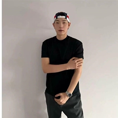 自制款索罗娜正肩何以至此刺绣运动短袖T恤，男装T恤，星座910A