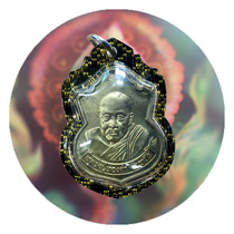 Domestic spot 2555 Luang Phor Thongden shield itself contains a variety of shells and D DPRA Ka Beiye workshop