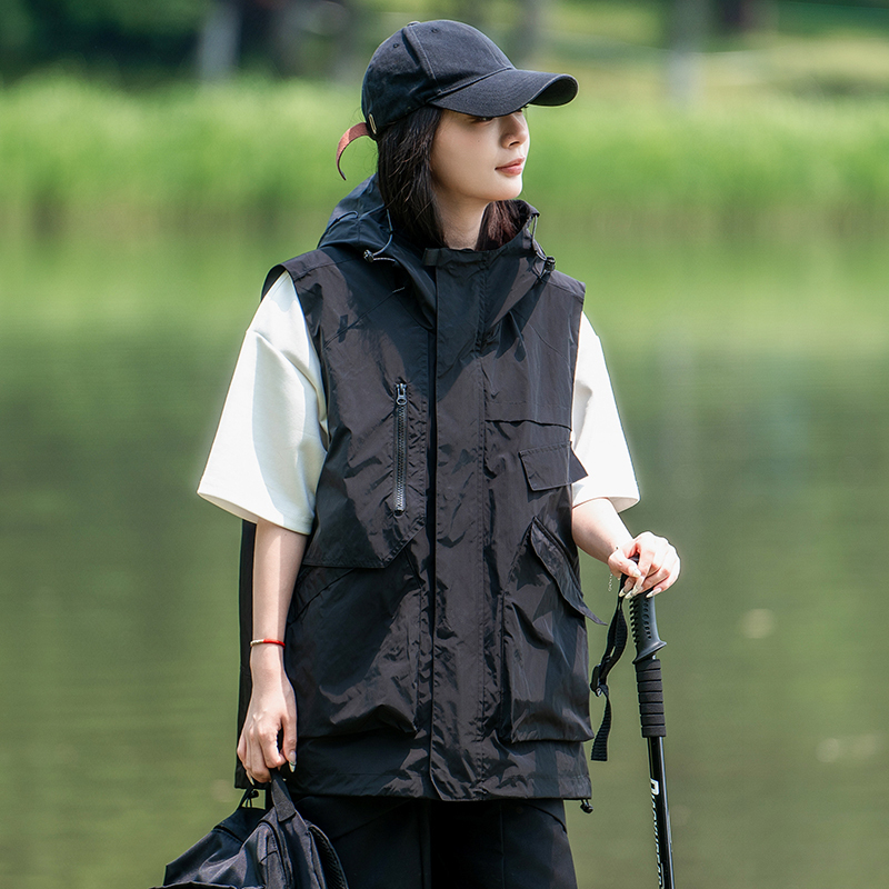 Outdoor Work Vest, Breathable Mountain-Style Vest for All Seasons, Large Pockets, Unisex, Suitable for Hiking, Functional, Lightweight, Trendy