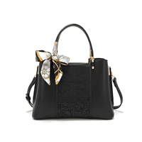 Вышитый черный, чтобы отправить шелковой шарф+подарочный пакет