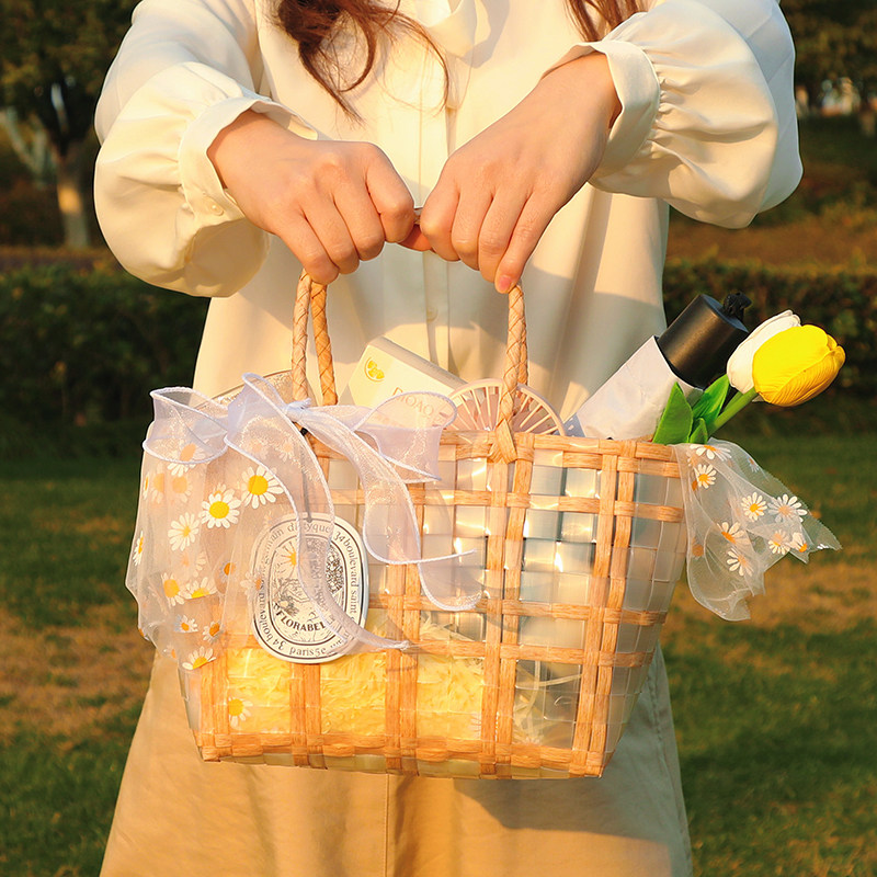 Birthday Gift Practical Bridesmaid Gift to send girlfriend girlfriend Little Teacher's Teacher's Day banquet Courtesy Box Graduation