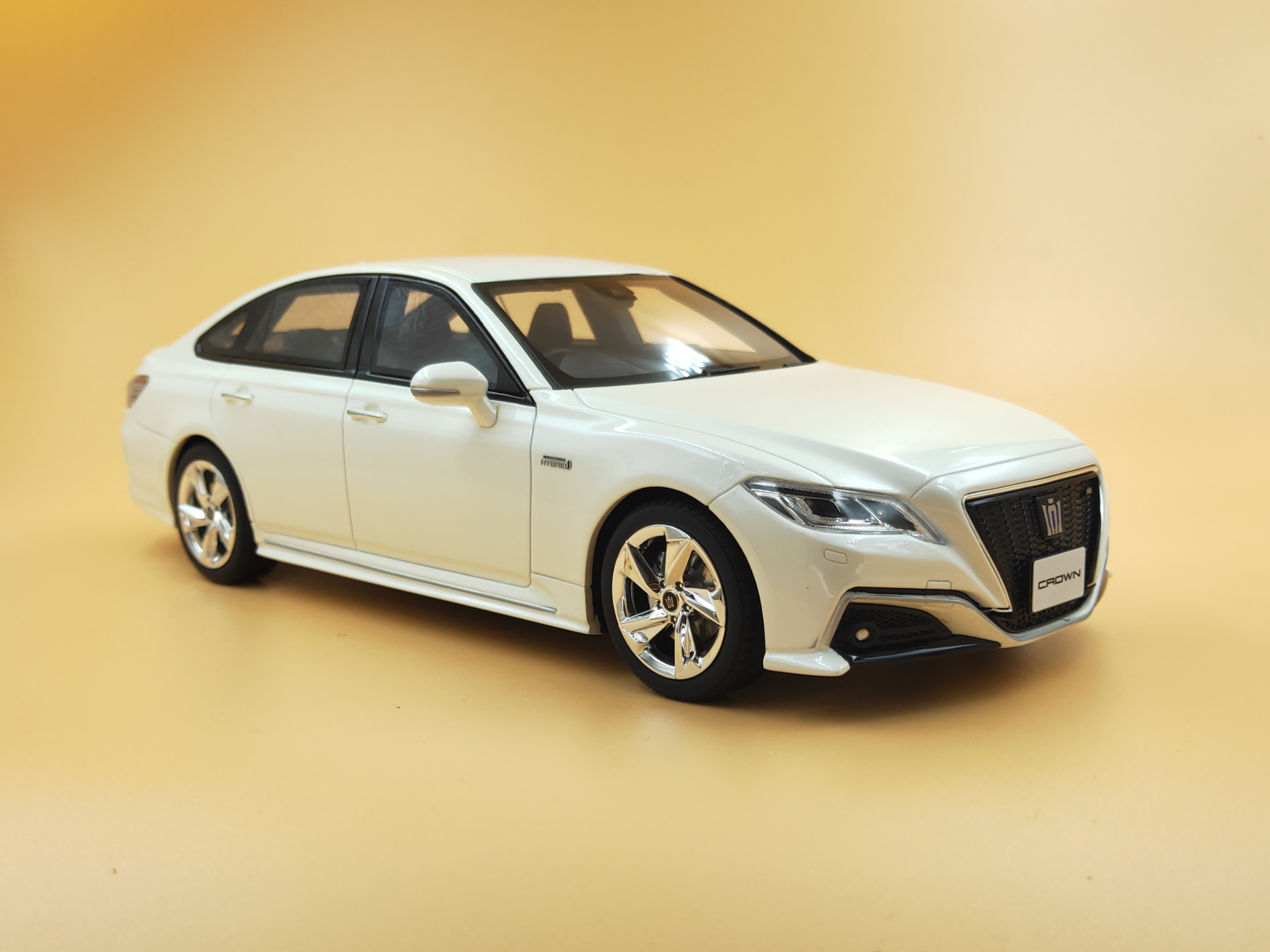 千代】京商Kyosho 1:18 Toyota皇冠Toyota Crown 15代樹脂車模| 露天市