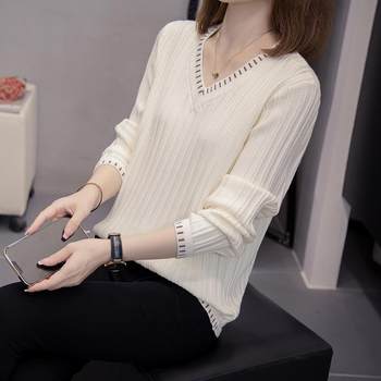 Plus size loose and slim v-neck bottoming knitted top, simple and fashionable pullover sweater, soft inner layer 1027k