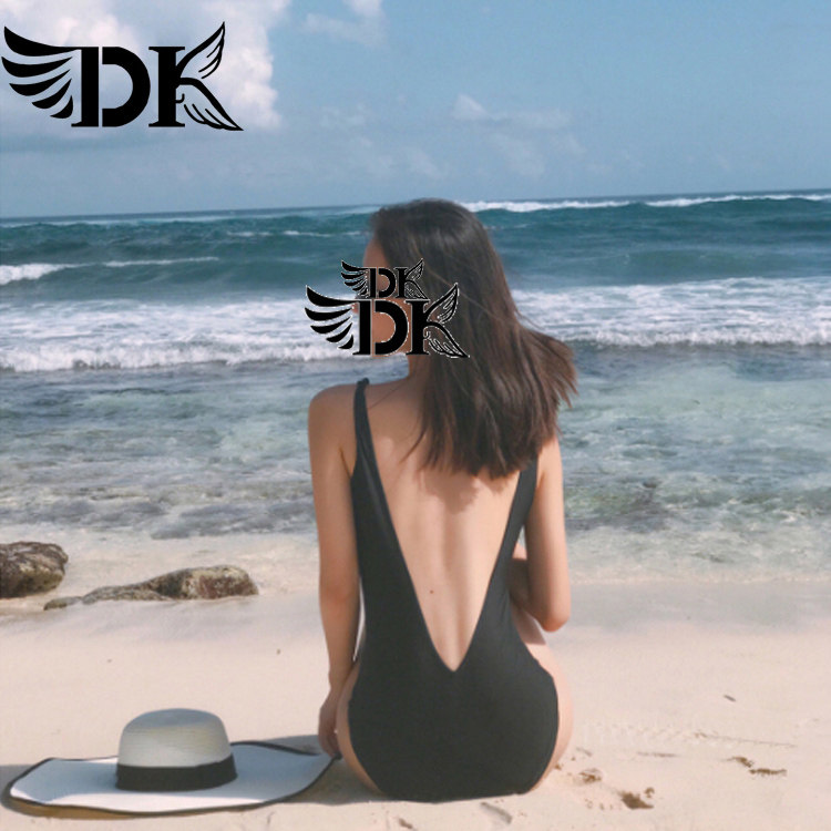 DK one-piece swimsuit female Korean black simple sexy belly triangle deep V halter hot spring beach resort swimsuit