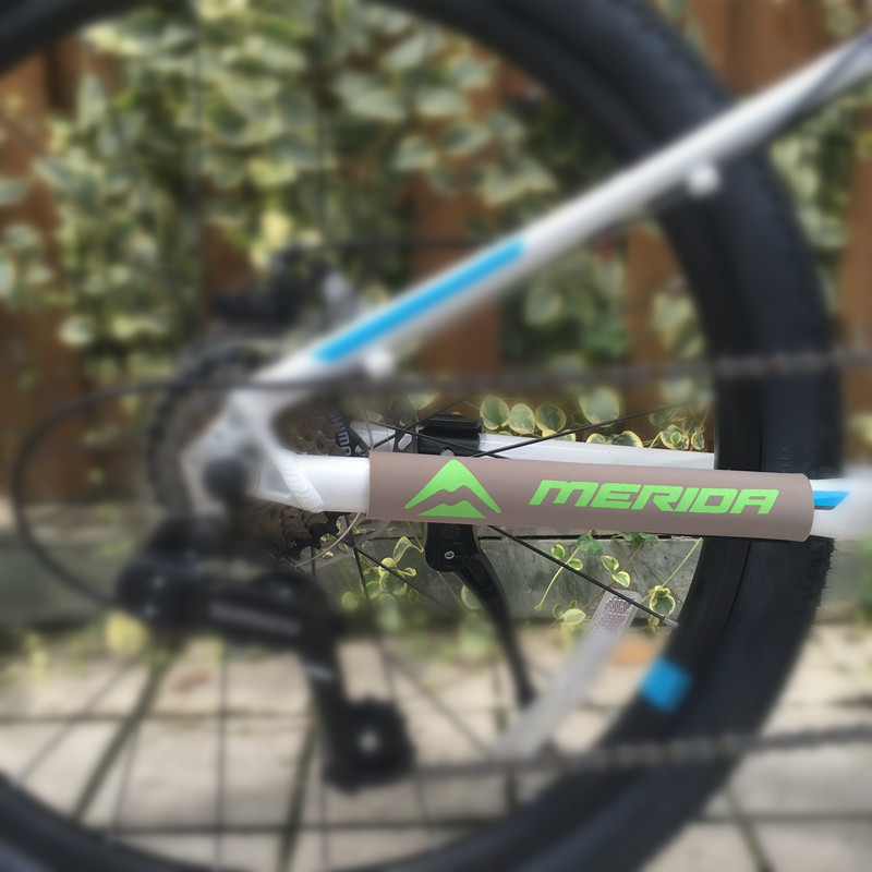 Cycling chain - mounted bicycle chain - lay road chain - layer protects frame without scrubbing chain