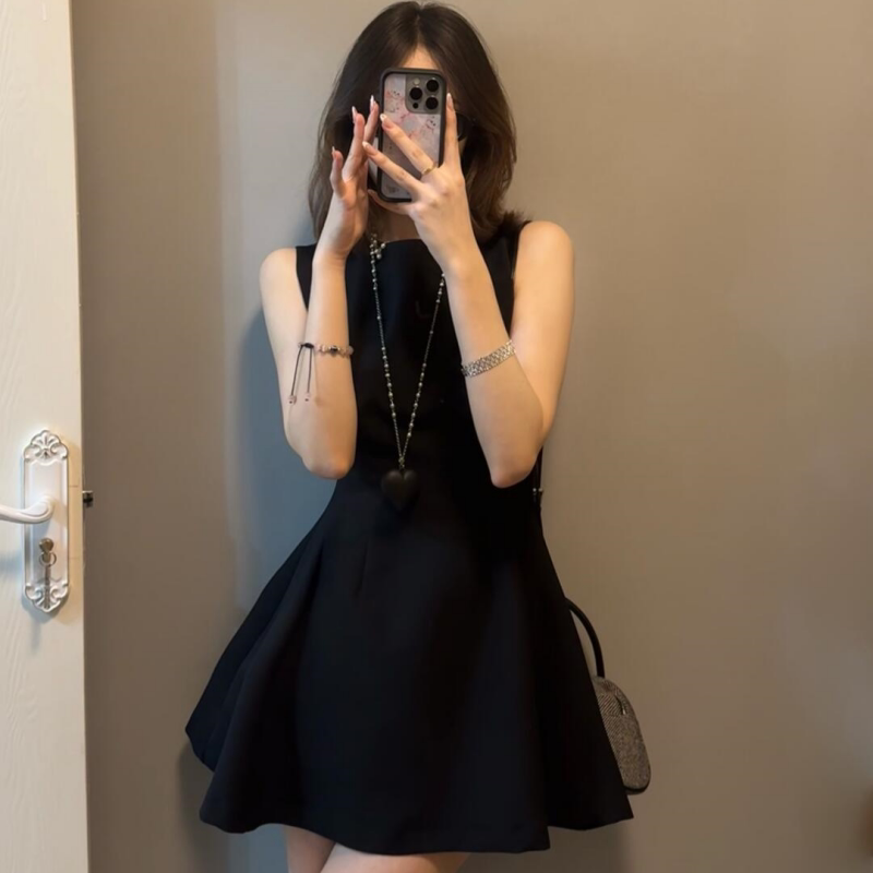 Duan Keke's Birthday Dress, High-Fashion Heroine Outfit, Hepburn-Style Black Dress, French-Style Waist-Cinching Tank Top Little Black Dress