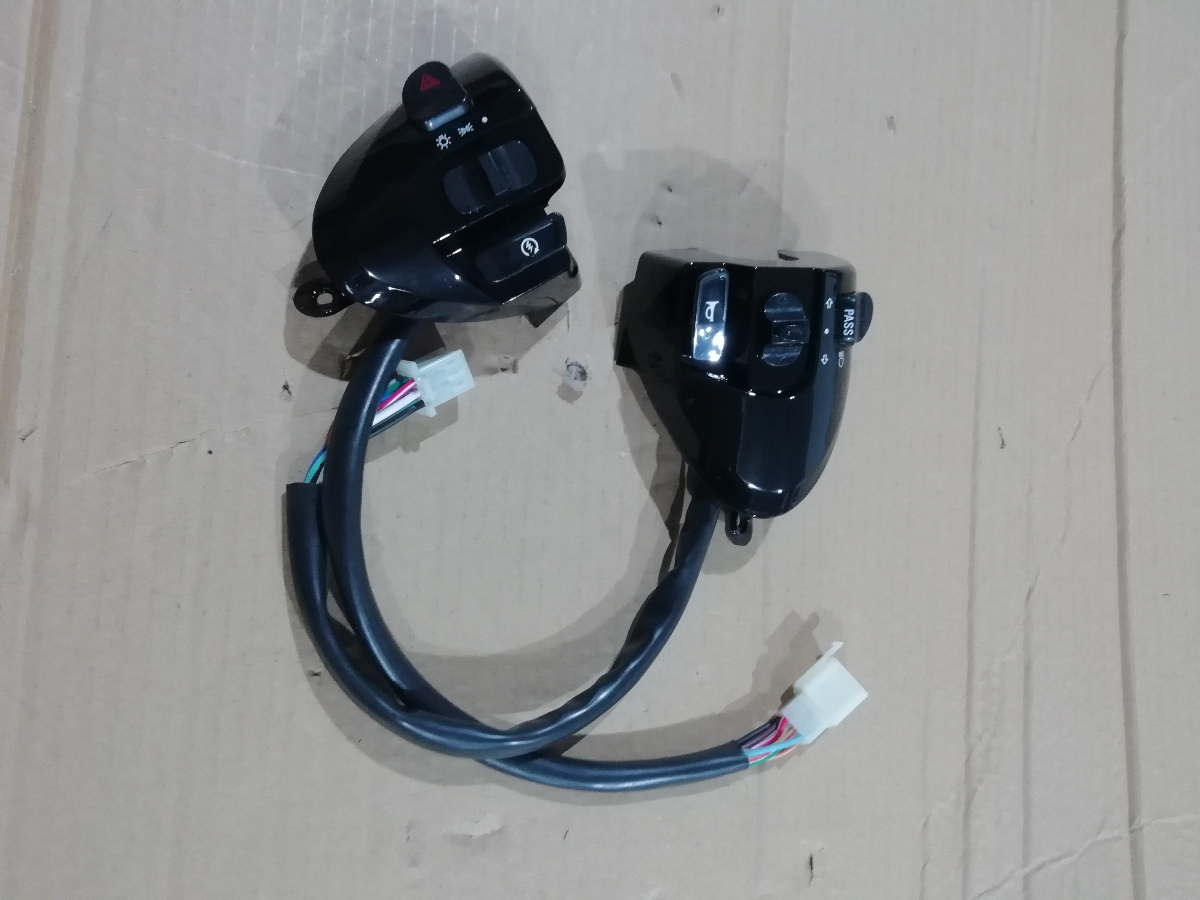 Lin Haijin battles three generations and four generations of eyes, small battles, left and right direction light switch ignition start switch button oil to electricity