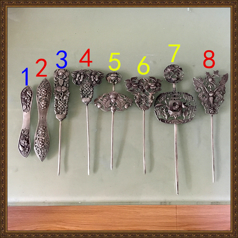 Hanfu accessories Accessories Walk with a handmade embossed seal engraving finely carved out of 999 pure silver imitation old antique made of old head decoration