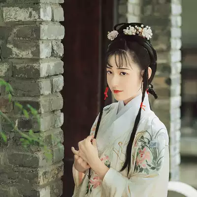Chi Xia Jinling's past events: the original improvement of the grass, the original improvement of the Hanfu Ming system, the collar pipa sleeve pleated skirt Xiangyun