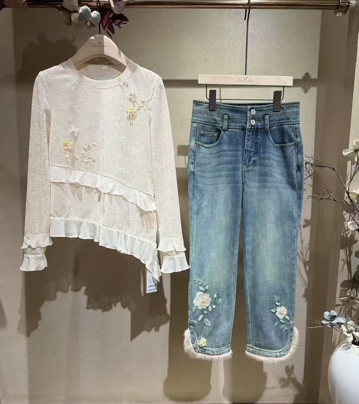 Chao Fen26 Winter Floral Jeans Genuine Product No Returns or Exchanges 1480 Chao Fen26 Winter Floral Jeans Genuine Product No Returns or Exchanges 1480