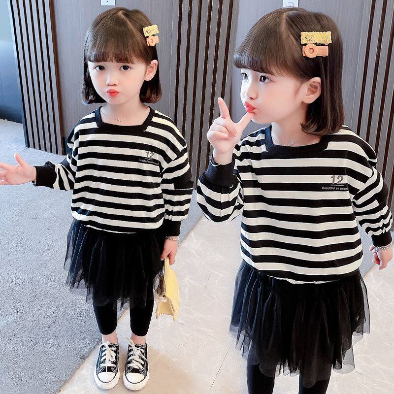 Small and medium girls Children's black and white striped undershirt fashion square collar sweatshirt long sleeve sweatshirt with a TT shirt