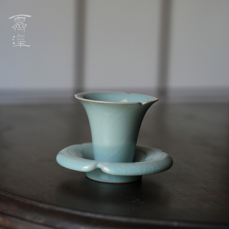 Ji Ze Ru Porcelain Sky Blue Glaze Three-Flower Mouth Cup and Saucer, Hand-Held Fragrance Cup, Raw Mineral Glaze Ji Ze Ru Porcelain Sky Blue Glaze Three-Flower Mouth Cup and Saucer, Hand-Held Fragrance Cup, Raw Mineral Glaze
