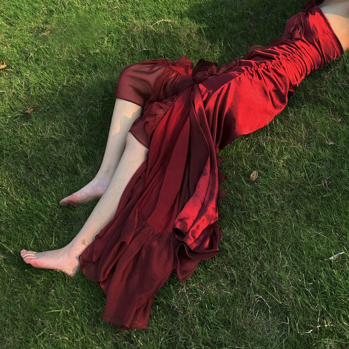 zisi Arbitrage Four 'Forbidden Rose' Desire Poetry Piece With Red Dress Bigger Goods Than Model Pictures 5cm