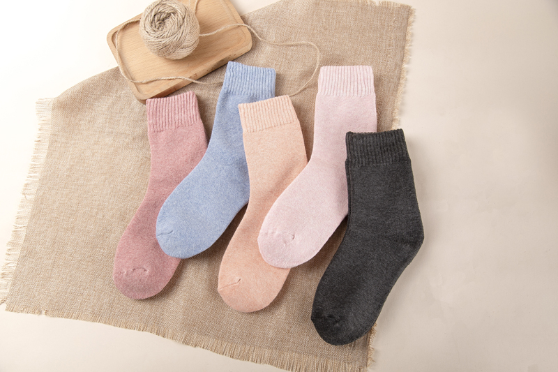 Vớ mùa đông nữ mùa thu và mùa đông cộng với vớ cotton dày nhung trong vớ ống Phiên bản Hàn Quốc của vớ len ấm áp vớ tháng tất nữ hàn quốc