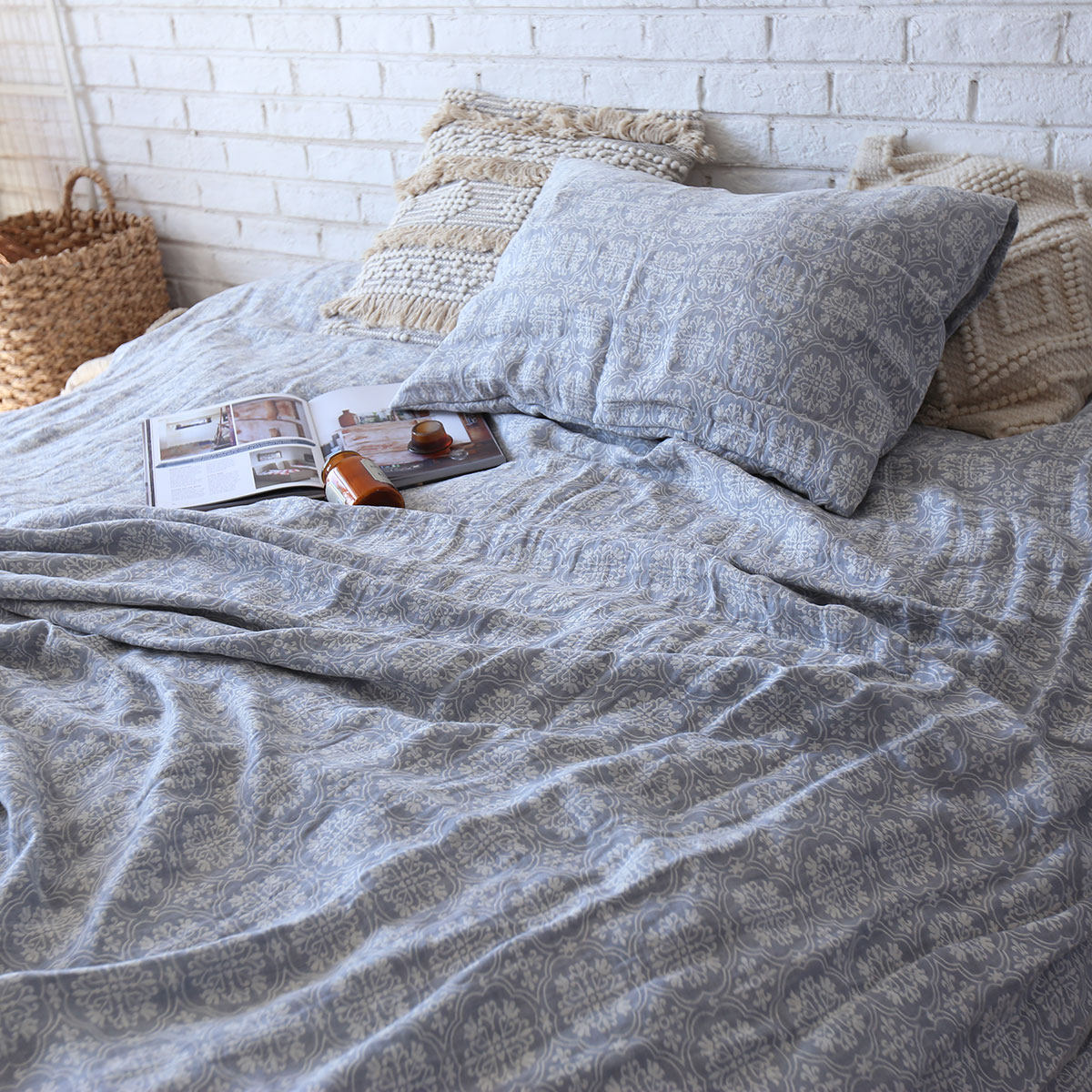 The comfort of Lennon comparable to silk linen with jacquard cotton linen sheet soft and pro-skin cotton linen towels custom-made