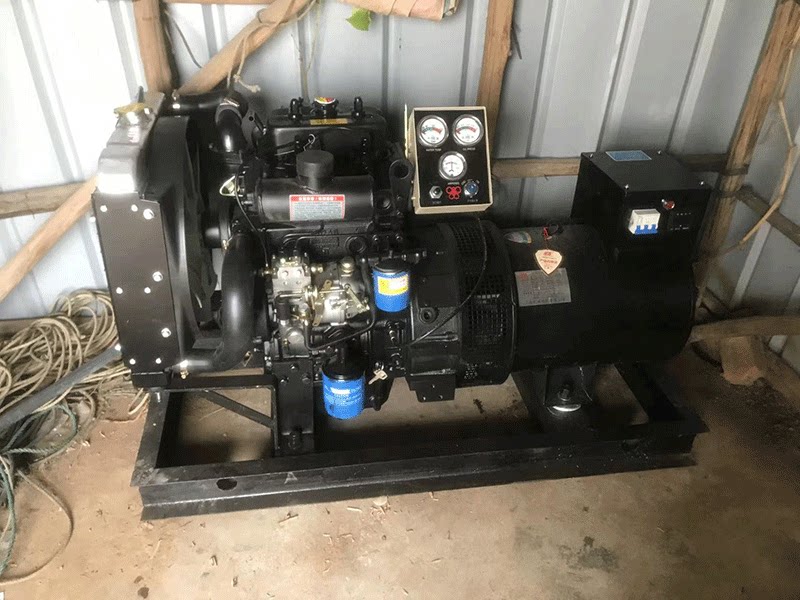 Weifang double cylinder 2110 diesel engine equipped with brush 30KW generator three-phase 380V with battery cell factory straight hair