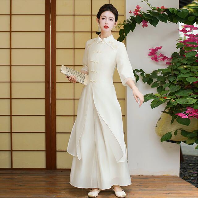Original design 2025 spring and summer new style stand-up collar embroidery improved cheongsam three-quarter sleeve tea suit Zen