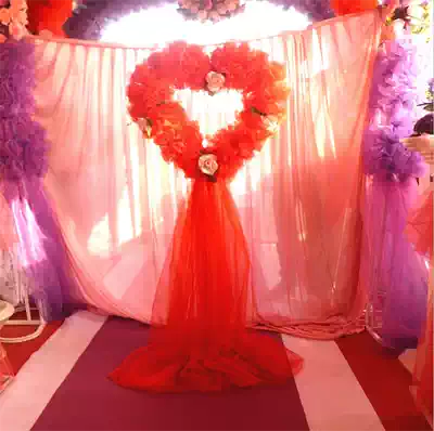 Wedding props Wedding supplies Opening shop celebration Welcome heart-shaped road guide flower basket Love road guide snow yarn tie yarn road guide