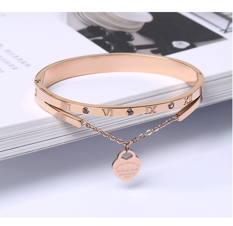 Qi Qi phiên bản tiếng Hàn của vòng đeo tay bằng thép titan nữ hoa hồng vàng nam vòng đeo tay chữ thủy triều thương hiệu cặp đôi bạn gái quà tặng tùy chỉnh thạch anh tóc vàng