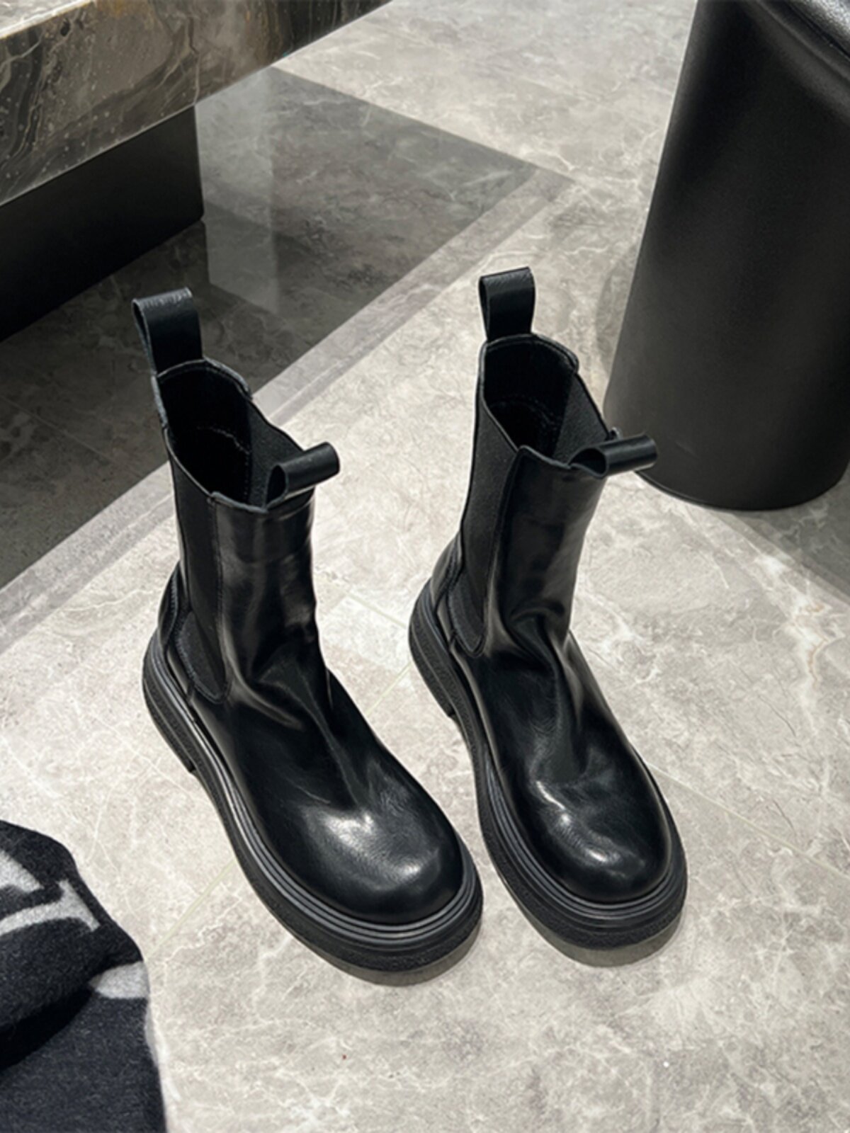 밀란 스튜디오 블랙 부츠 여성 이너 고조 레트로 두꺼운 밑창 첼시 부츠 미드 종아리 플리츠 굴뚝 부츠