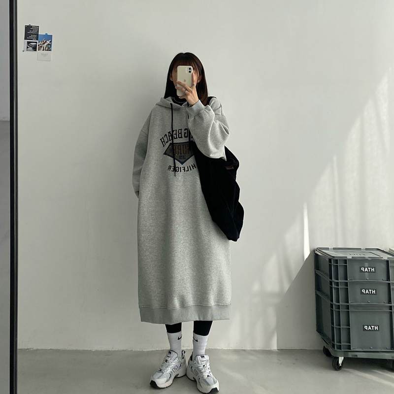 Sunyou Letter Print Hooded Sweatshirt Dress for Women, New Spring, Autumn, and Winter Style, Fleece-Lined, Loose, Slimming, Lazy Mid-Length Dress