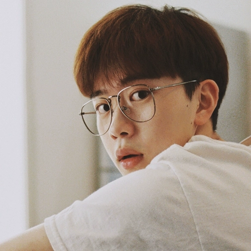 Большие антирадиационные очки, популярно в интернете, в корейском стиле