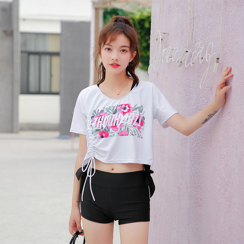 Swimsuit female two - piece three - piece conservative horn shade and thin gather Korean student sports hot spring 2021 new style