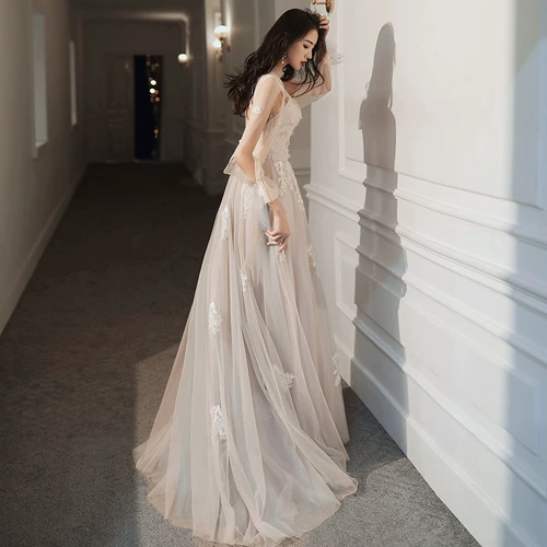 Элитное вечернее платье, облегающий крой, изысканный стиль