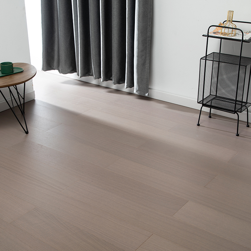 Dyeing and cleaning pregnant and baby-grade environmental protection light luxury oak multi-layer solid wood straight grain cream gray series geothermal resistant home floor 15