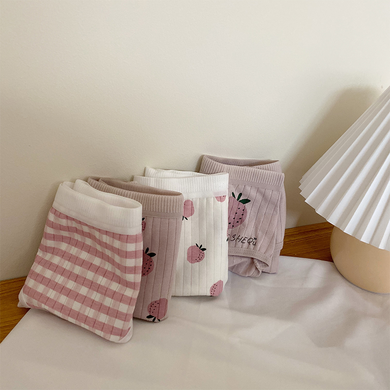 Japanese girl soft sister sweet cute cartoon cotton underwear strawberry fat physiological simple thread cotton underwear
