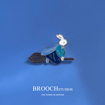 Xiao Zhe with rabbit brooch ins tide personality female cute Japanese magic broom badge cartoon badge jewelry