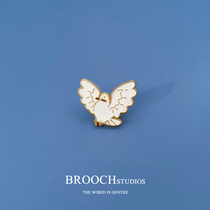 Brooch Upscale Female Cute Day Ensemble Cartoon Creative Pigeon Metal Badges with Damp Personality Fixed Clothing Pins