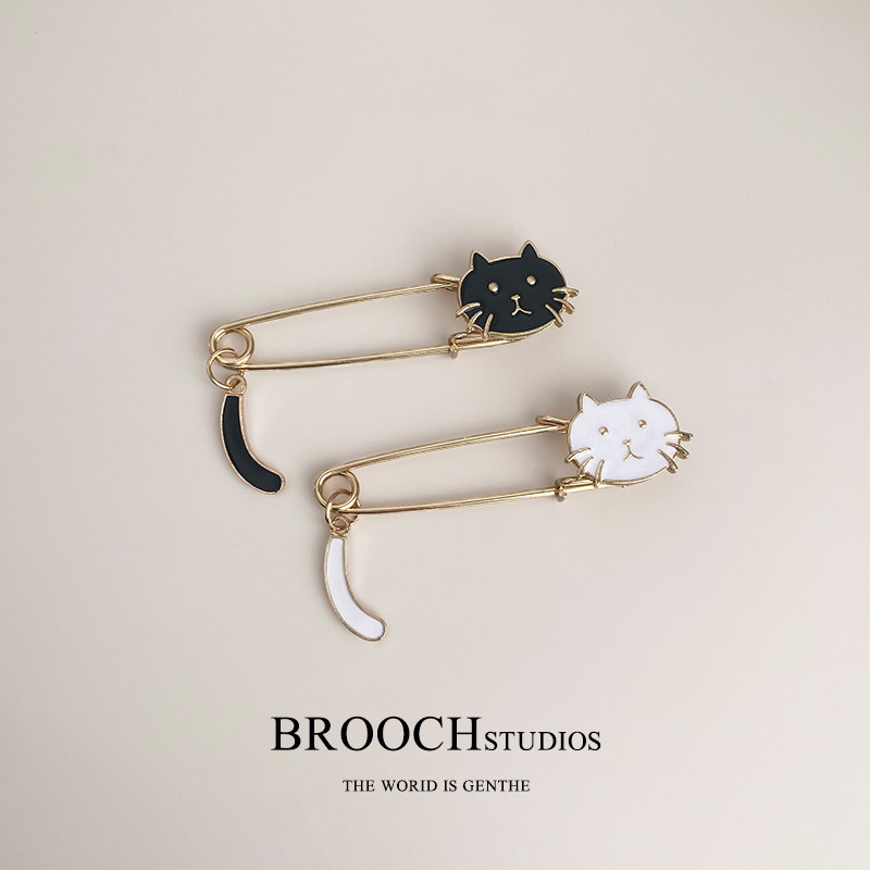 Japanese cute pin fixed clothes decoration creative Joker simple cat brooch accessories anti-wear jewelry