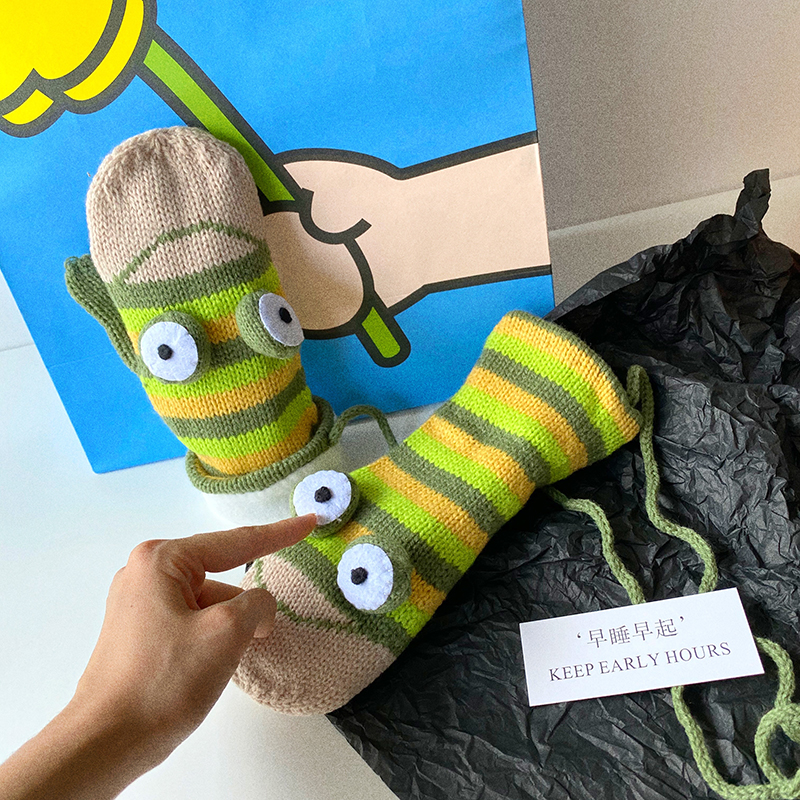 Green Monster Bugs Ins ropes Mao Line Gloves Cute students Teenage Ideas for Strange Fluorescent Color Plus Suede Winter