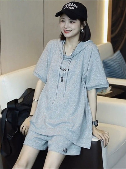 Fashionable Casual Short-Sleeved Suit for Women 2025 Summer New Style Loose Hooded Sportswear Versatile Shorts Two-Piece